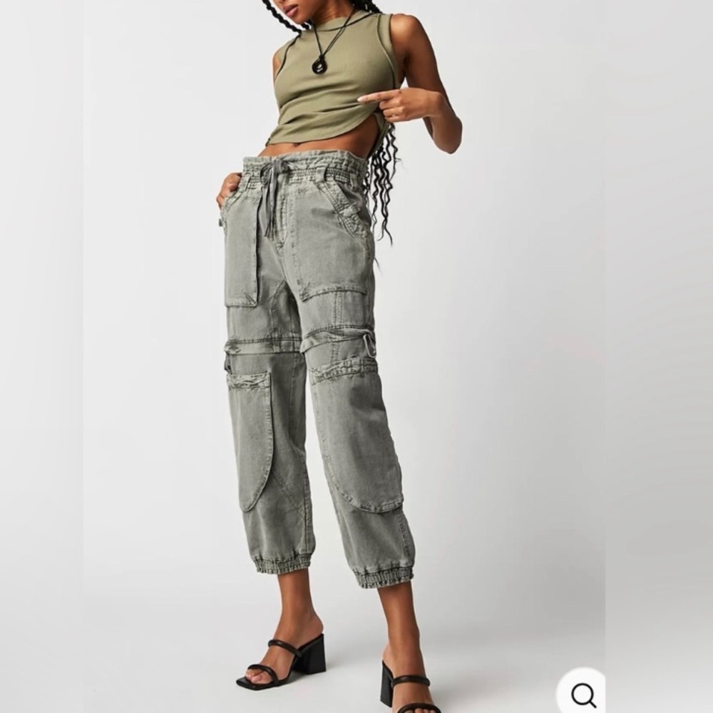 Free People Wind Drift Convertible Pants Utility Shorts Zipper, Ivy League NWT - Picture 6 of 12